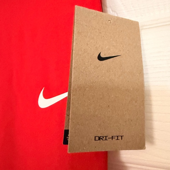 NWT Nike Dri-fit Move to Zero yoga pants leggings in red size M - Picture 2 of 3